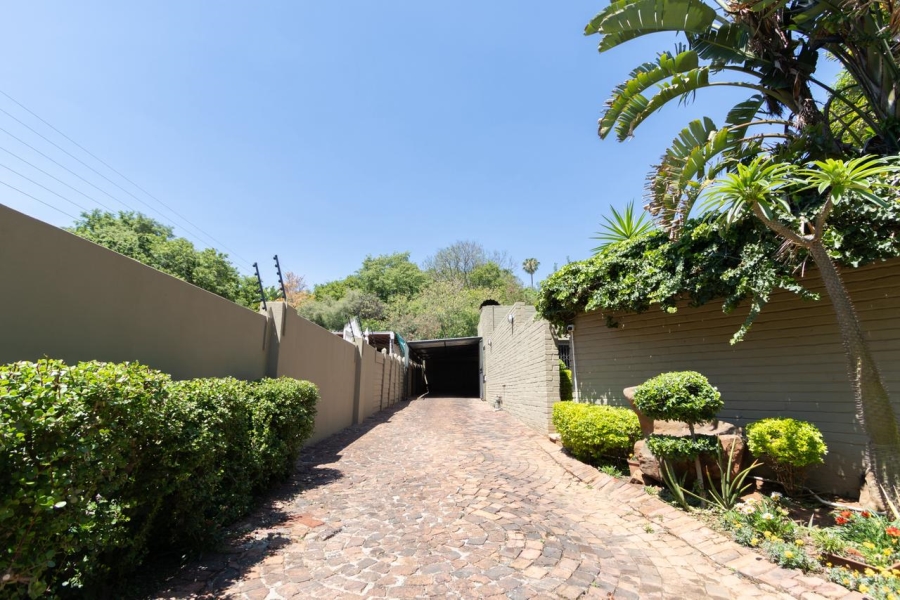 5 Bedroom Property for Sale in Protea Park North West